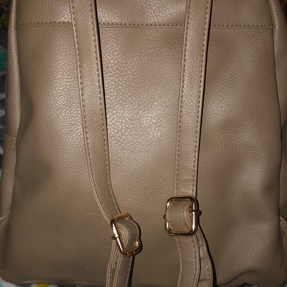 Backpack - Picture 5 of 8